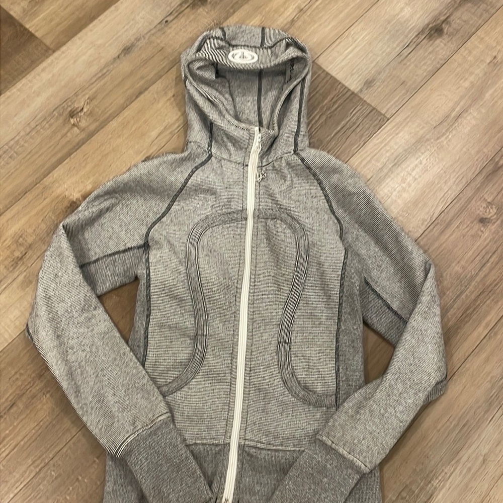 lululemon white and black scuba sweatshirt